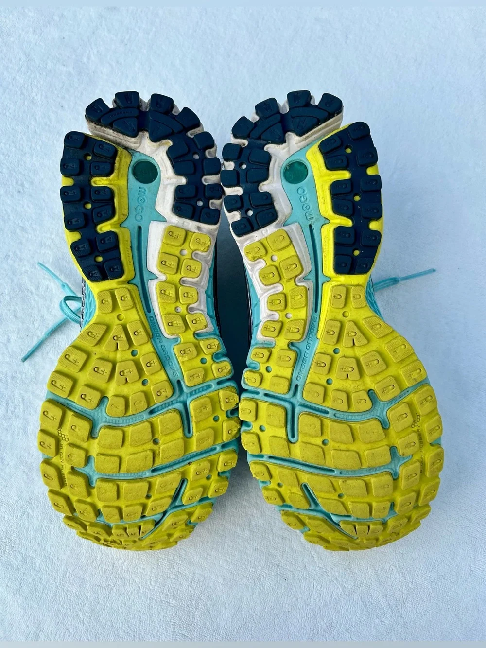 Brooks Ghost 6 Women Blue Yellow White Running Shoe Size 9.5